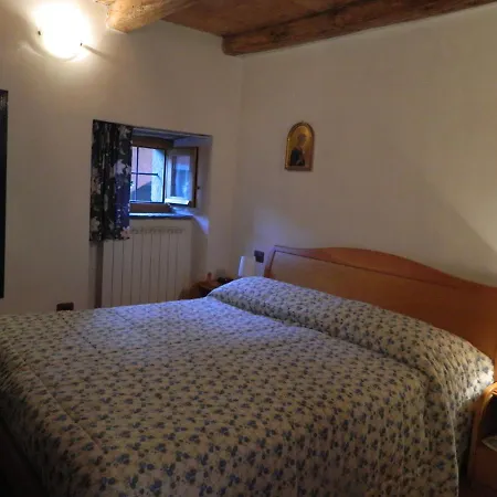 Antica Casa Nel Borgo Di Bracchio Appartement