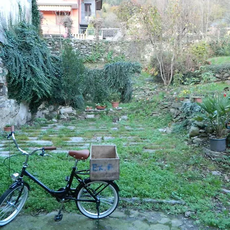 Antica Casa Nel Borgo Di Bracchio شقة *